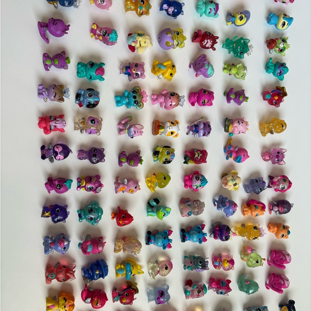 Collectible Mini Toy Figurine Set - Multi-Color Kids Dolls Accessories